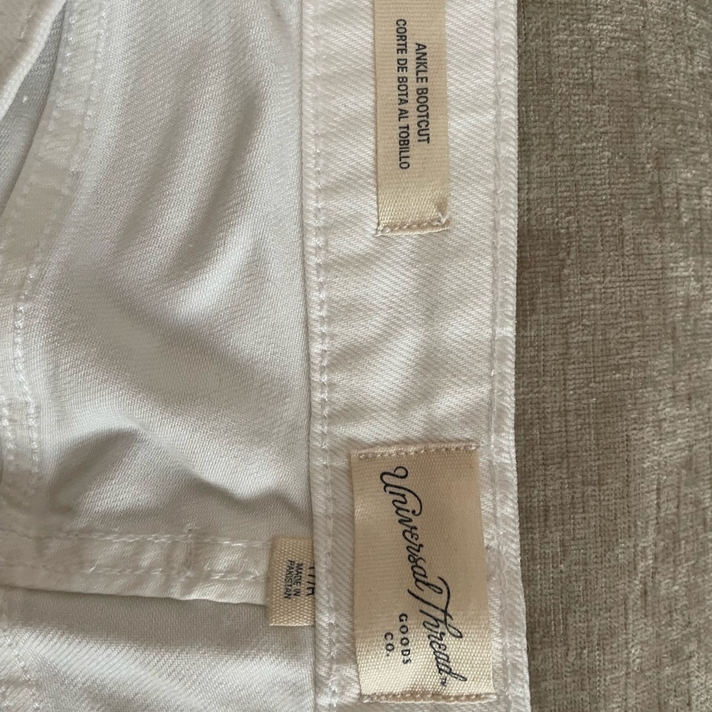 Universal Thread White Straight Leg Jeans - Picture 7 of 8